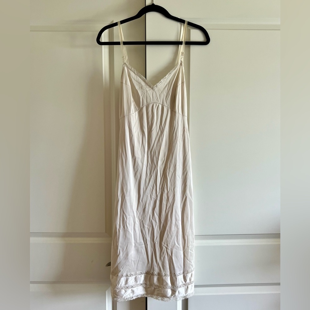 silky dress with lace detailing